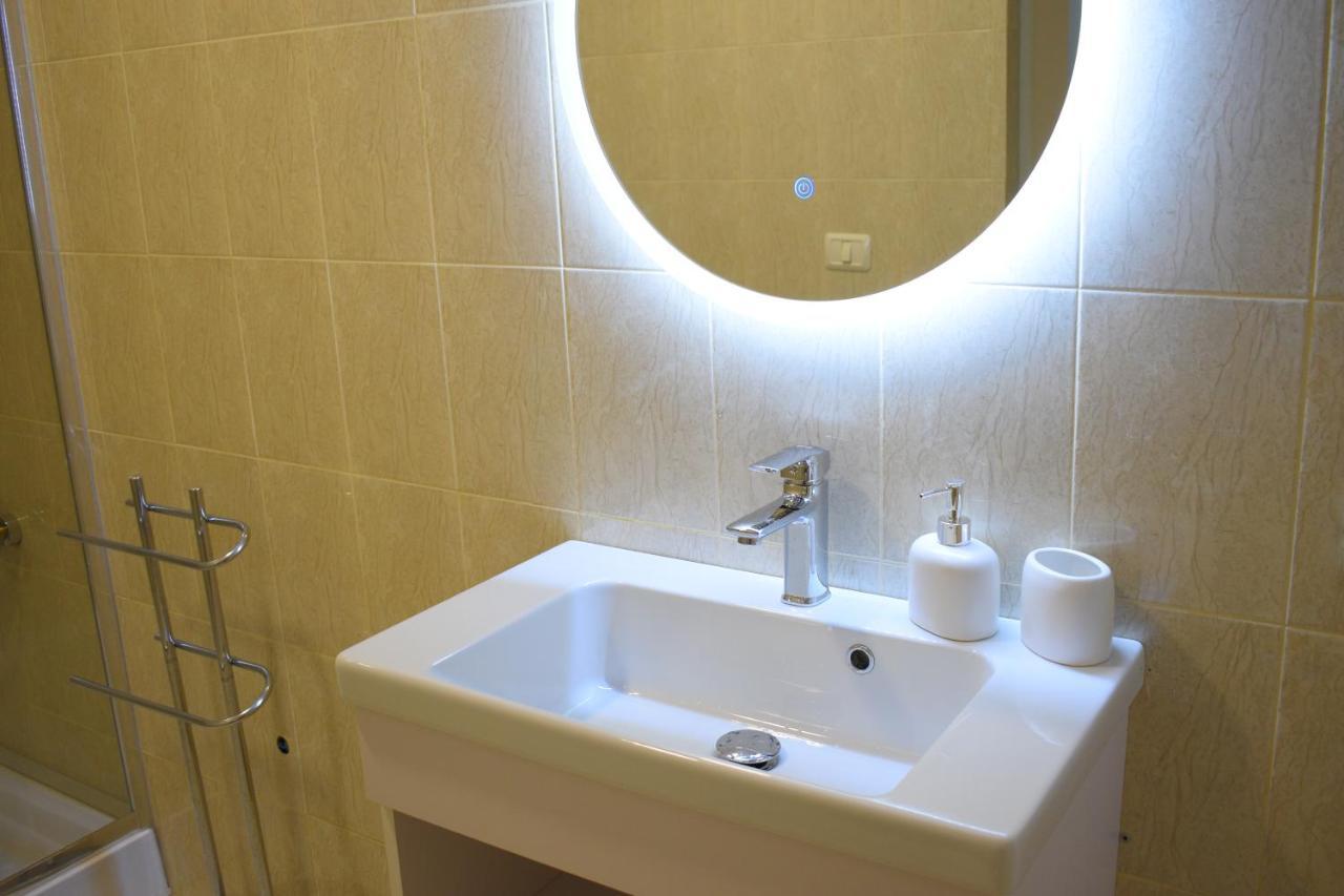 Feels Like Home Studio Apartments - Flh Albania Tirana Bagian luar foto