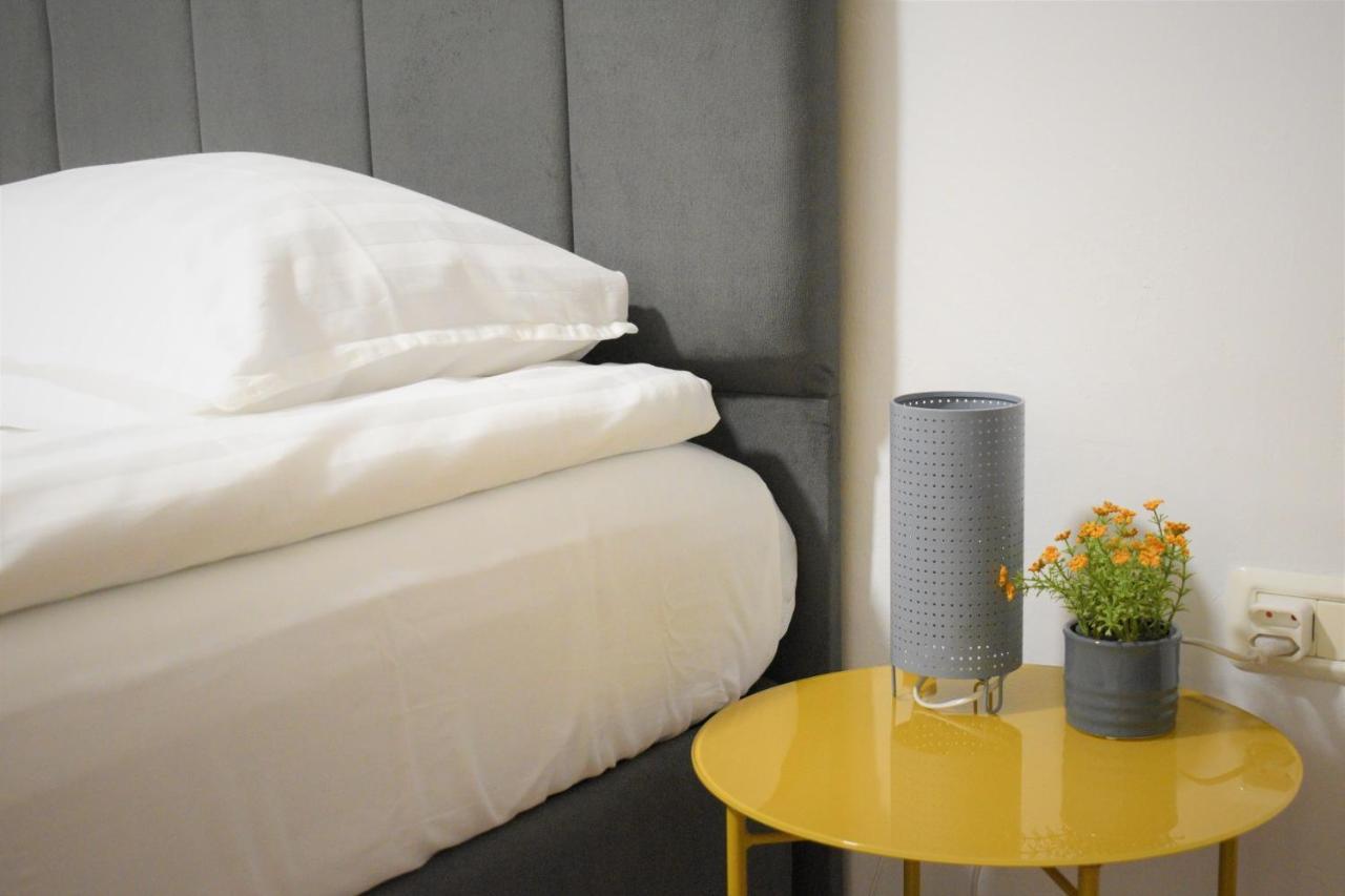 Feels Like Home Studio Apartments - Flh Albania Tirana Bagian luar foto